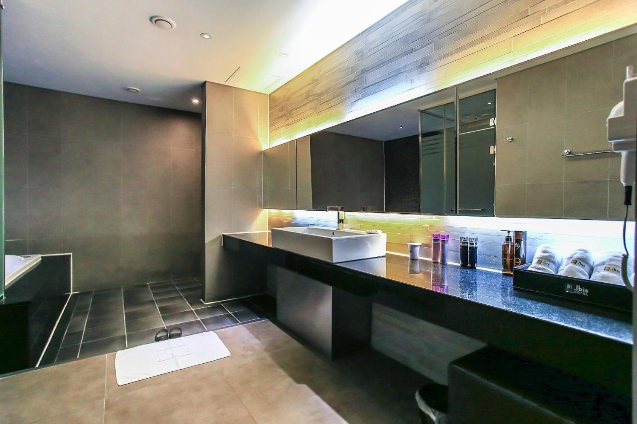 Jbis Hotel Uijeongbu Экстерьер фото